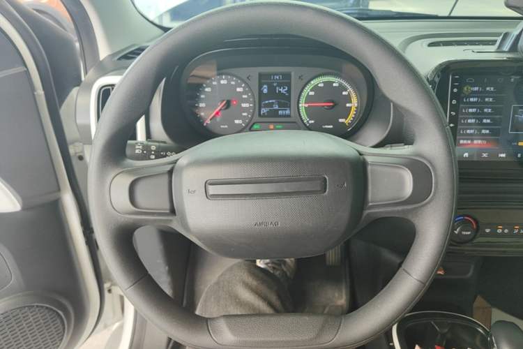 Used Roewe Clever 2022 311km QiQi BoBo Edition Steering Wheel