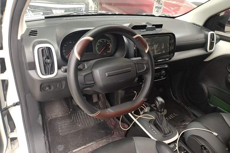 Used Roewe Clever 2022 311km QiQi BoBo Edition Steering Wheel