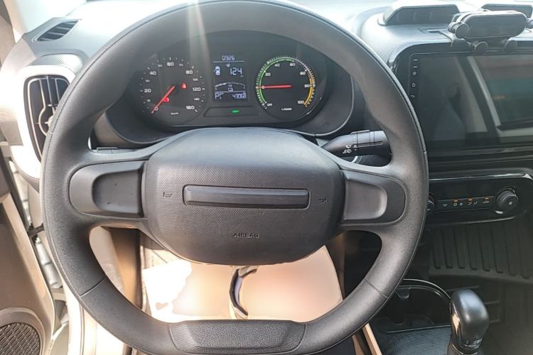 Used Roewe Clever 2022 311km QiQi BoBo Edition Steering Wheel
