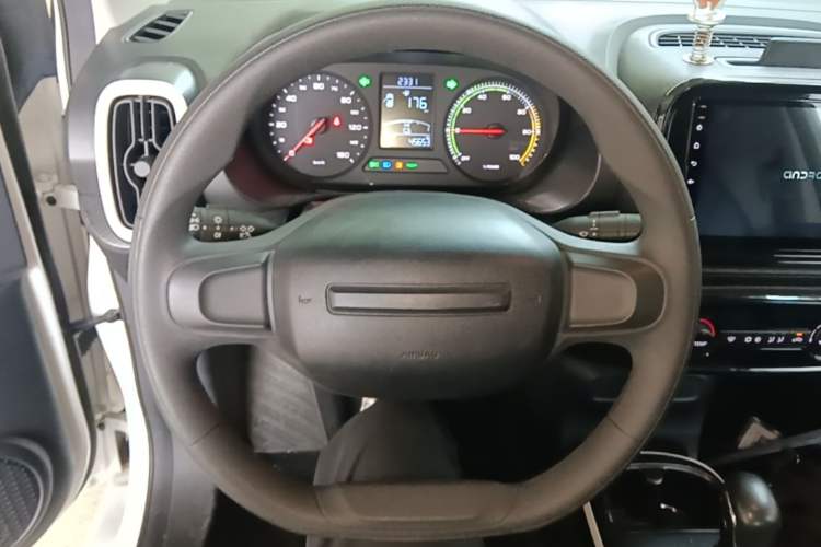 Used Roewe Clever 2022 311km QiQi BoBo Edition Steering Wheel