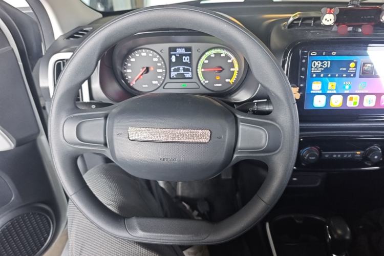 Used Roewe Clever 2022 311km QiQi BoBo Edition Steering Wheel