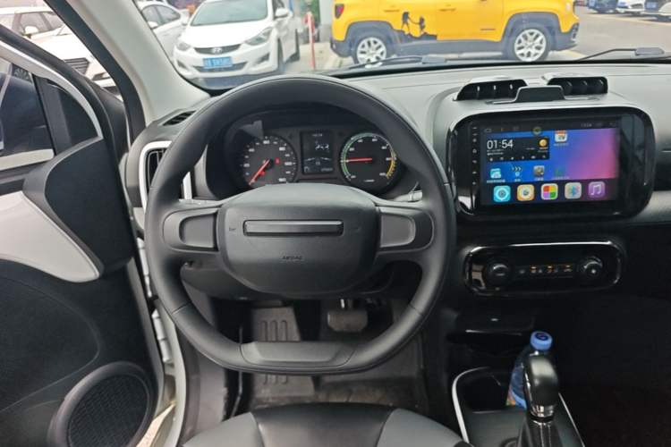 Used Roewe Clever 2022 311km QiQi BoBo Edition Steering Wheel