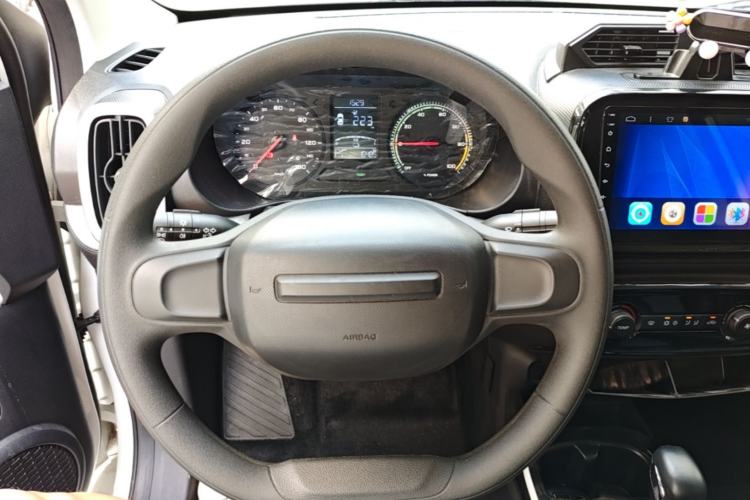 Used Roewe Clever 2022 311km QiQi BoBo Edition Steering Wheel