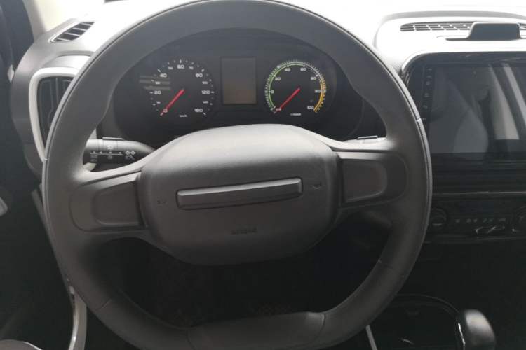 Used Roewe Clever 2022 311km QiQi BoBo Edition Steering Wheel