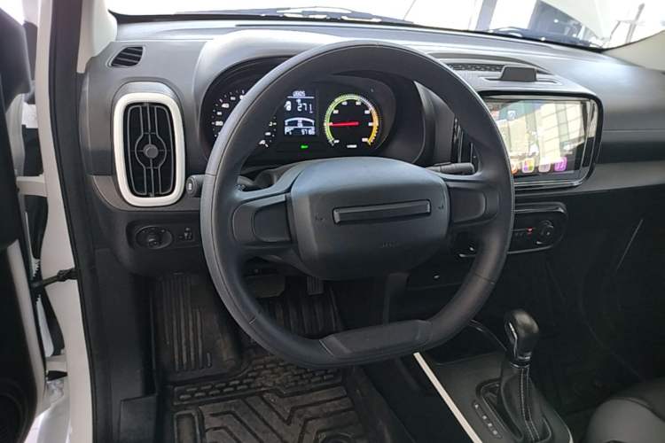 Used Roewe Clever 2022 311km QiQi BoBo Edition Steering Wheel