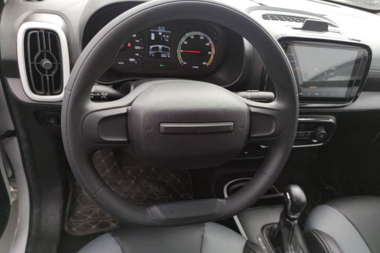 Used Roewe Clever 2022 311km QiQi BoBo Edition Steering Wheel
