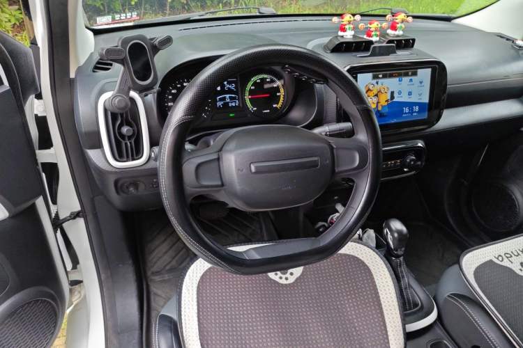 Used Roewe Clever 2022 311km QiQi BoBo Edition Steering Wheel