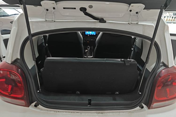 Used Roewe Clever 2022 311km QiQi BoBo Edition Trunk