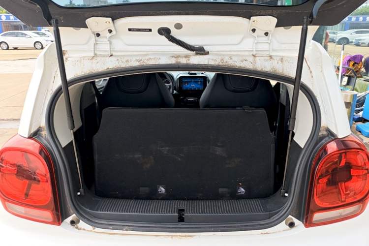 Used Roewe Clever 2022 311km QiQi BoBo Edition Trunk