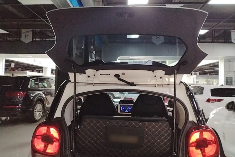 Used Roewe Clever 2022 311km QiQi BoBo Edition Trunk