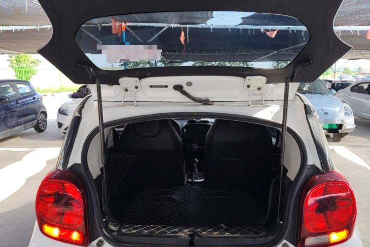 Used Roewe Clever 2022 311km QiQi BoBo Edition Trunk