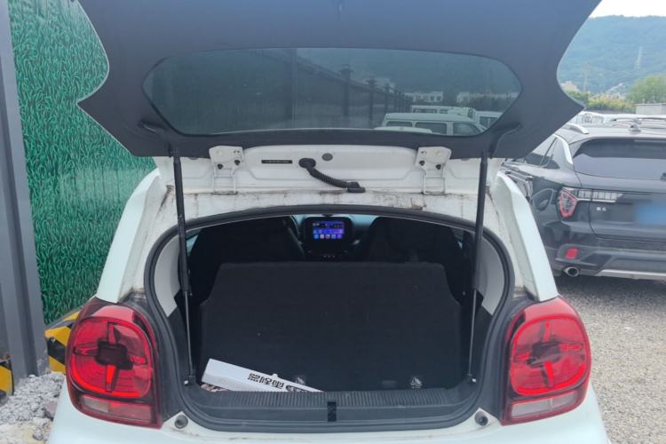 Used Roewe Clever 2022 311km QiQi BoBo Edition Trunk