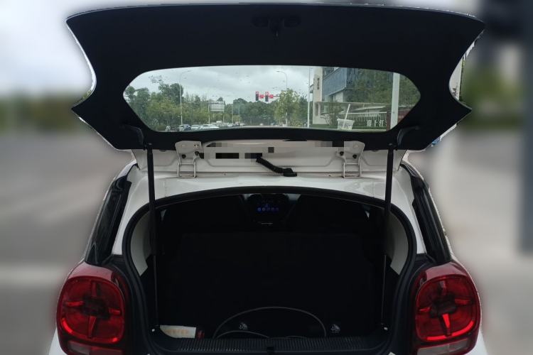 Used Roewe Clever 2022 311km QiQi BoBo Edition Trunk