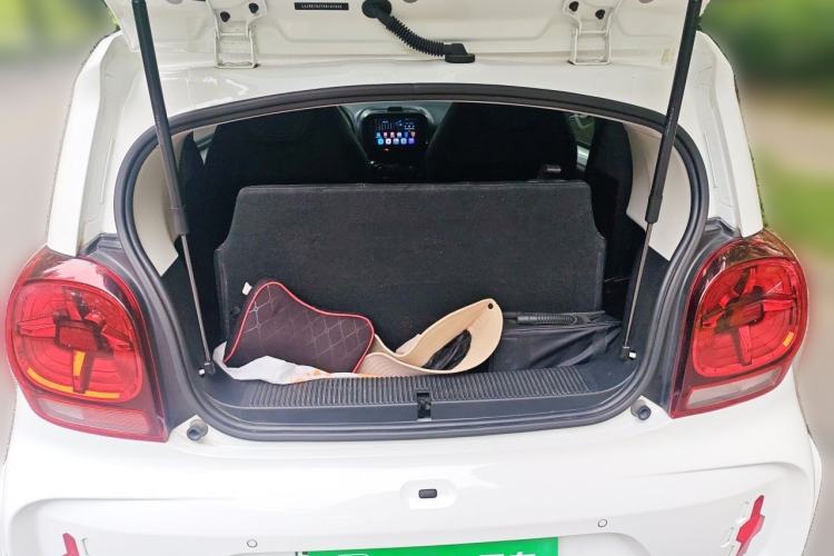 Used Roewe Clever 2022 311km QiQi BoBo Edition Trunk