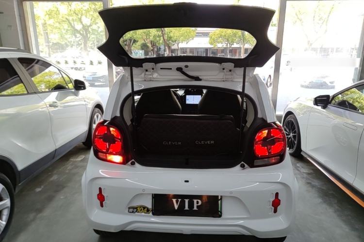 Used Roewe Clever 2022 311km QiQi BoBo Edition Trunk