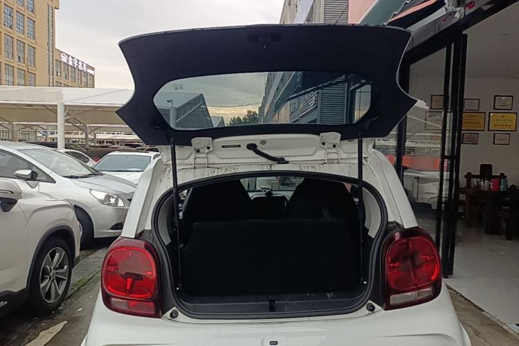Used Roewe Clever 2022 311km QiQi BoBo Edition Trunk