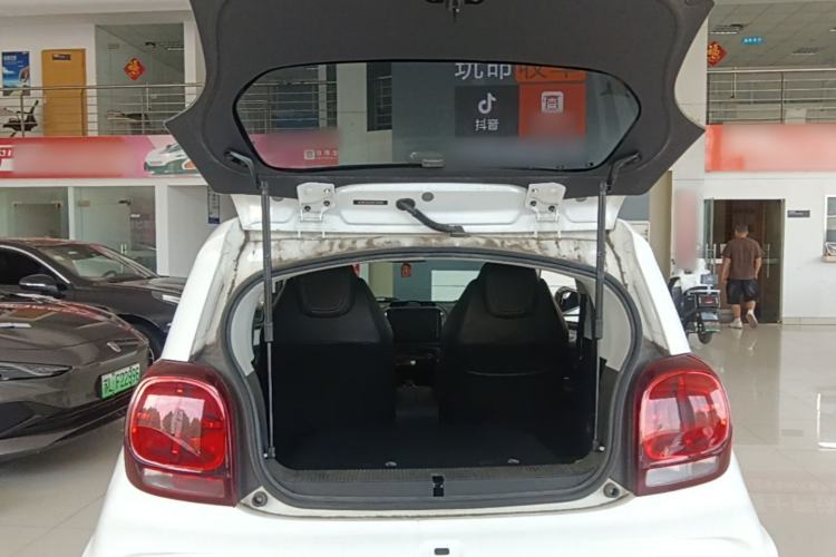 Used Roewe Clever 2022 311km QiQi BoBo Edition Trunk