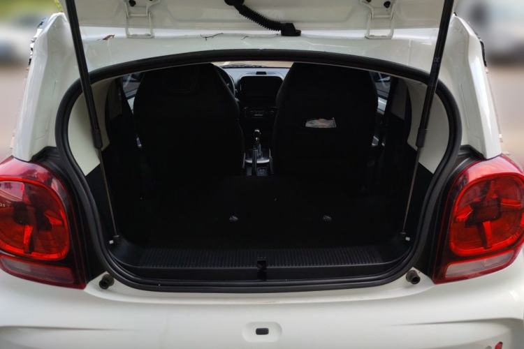 Used Roewe Clever 2022 311km QiQi BoBo Edition Trunk