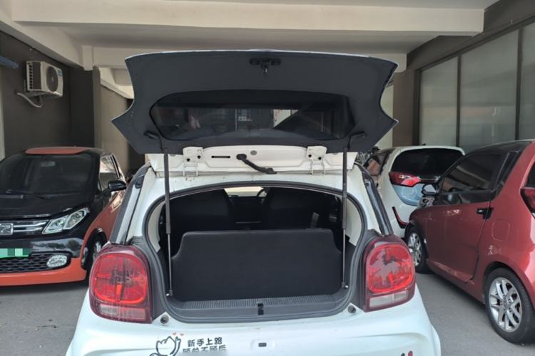 Used Roewe Clever 2022 311km QiQi BoBo Edition Trunk