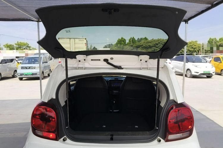 Used Roewe Clever 2022 311km QiQi BoBo Edition Trunk