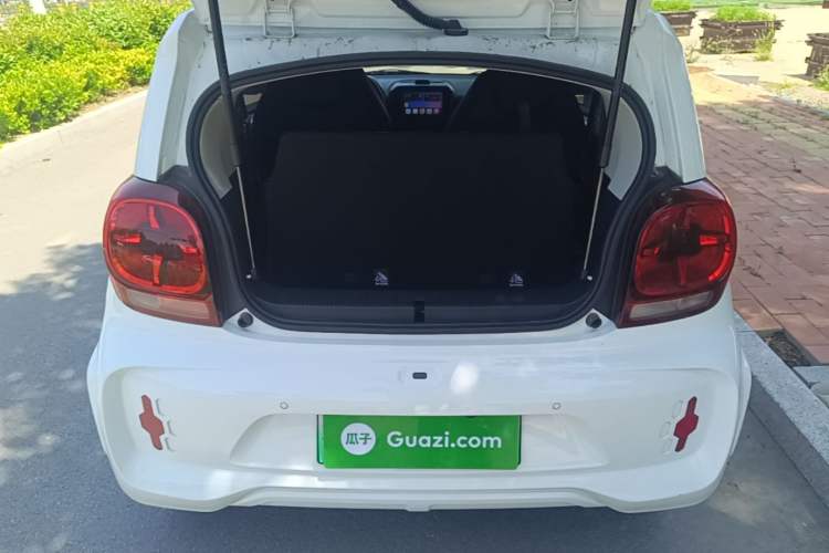 Used Roewe Clever 2022 311km QiQi BoBo Edition Trunk