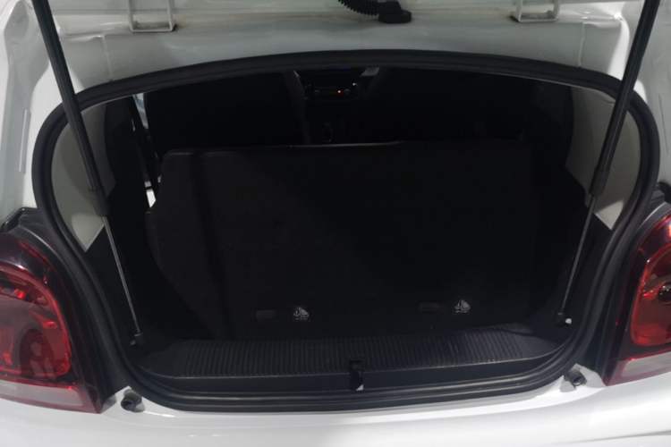 Used Roewe Clever 2022 311km QiQi BoBo Edition Trunk