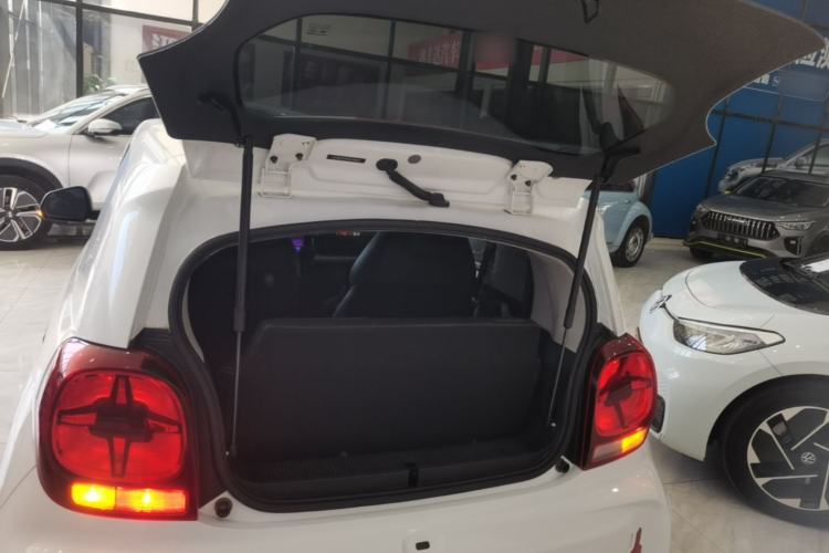 Used Roewe Clever 2022 311km QiQi BoBo Edition Trunk
