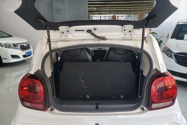 Used Roewe Clever 2022 311km QiQi BoBo Edition Trunk