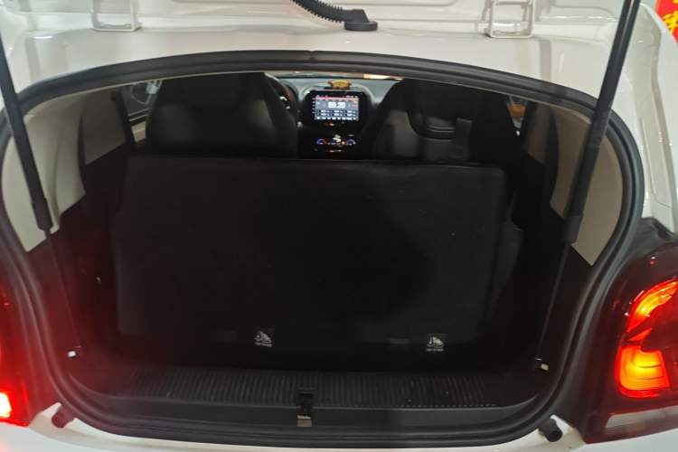 Used Roewe Clever 2022 311km QiQi BoBo Edition Trunk