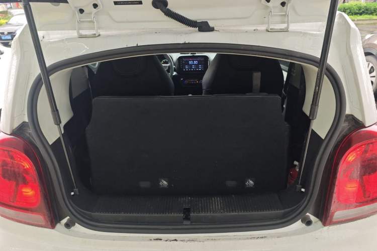 Used Roewe Clever 2022 311km QiQi BoBo Edition Trunk