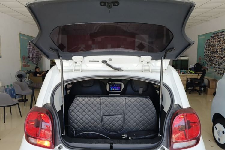 Used Roewe Clever 2022 311km QiQi BoBo Edition Trunk