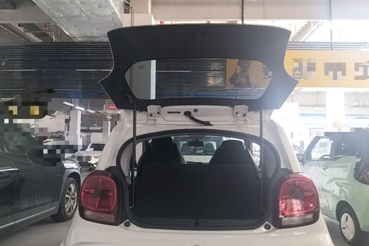 Used Roewe Clever 2022 311km QiQi BoBo Edition Trunk