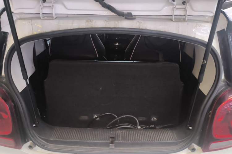 Used Roewe Clever 2022 311km QiQi BoBo Edition Trunk