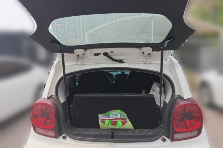 Used Roewe Clever 2022 311km QiQi BoBo Edition Trunk