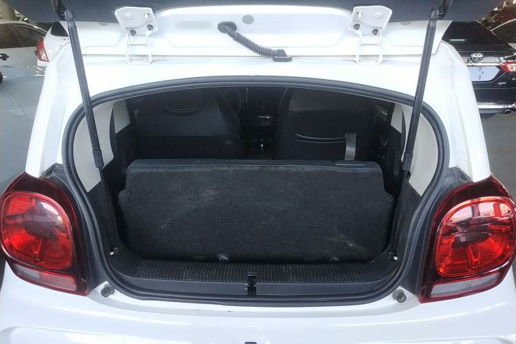 Used Roewe Clever 2022 311km QiQi BoBo Edition Trunk