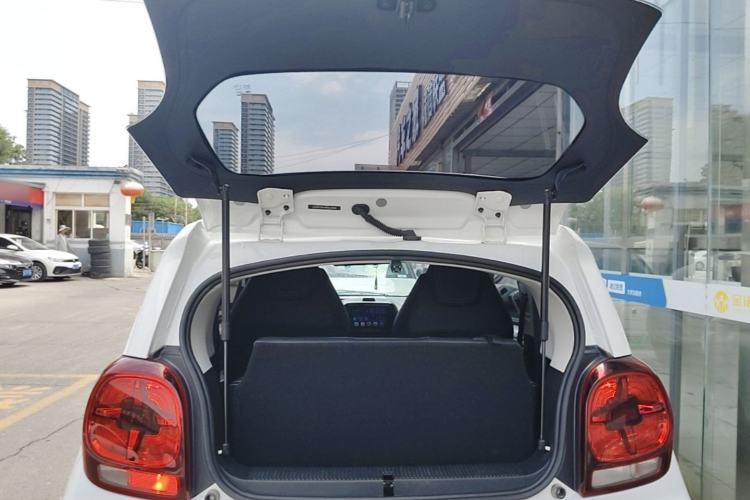 Used Roewe Clever 2022 311km QiQi BoBo Edition Trunk