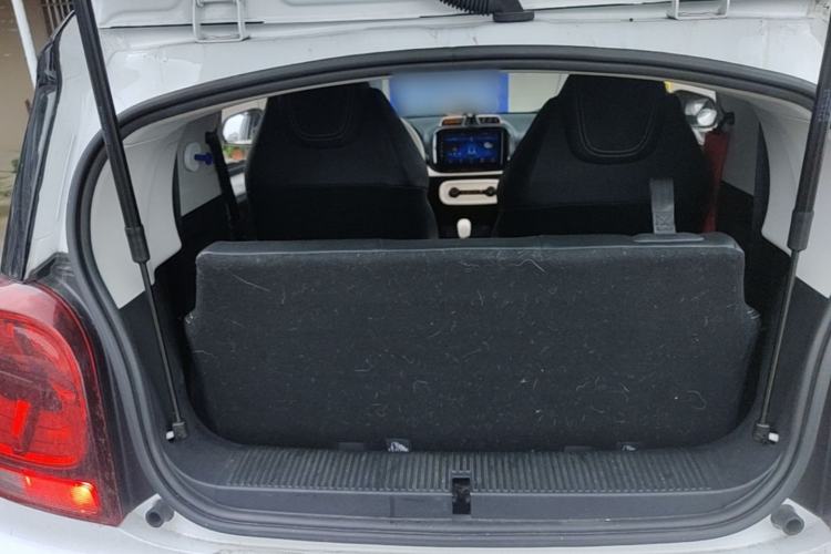 Used Roewe Clever 2022 311km QiQi BoBo Edition Trunk
