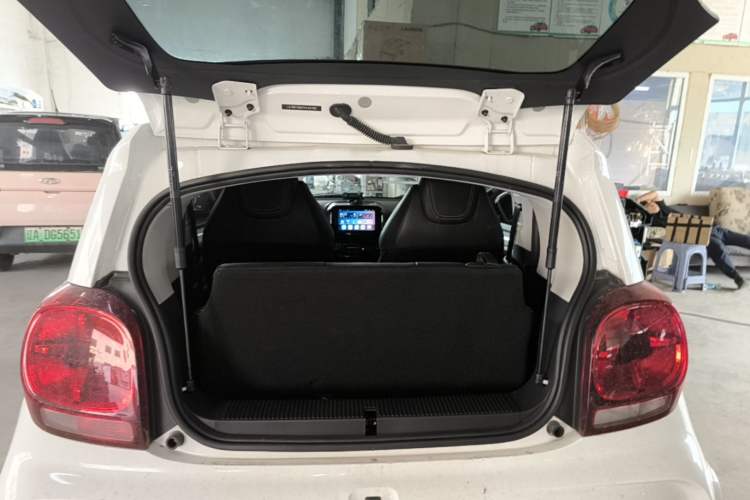 Used Roewe Clever 2022 311km QiQi BoBo Edition Trunk