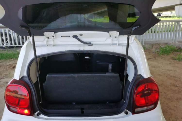 Used Roewe Clever 2022 311km QiQi BoBo Edition Trunk