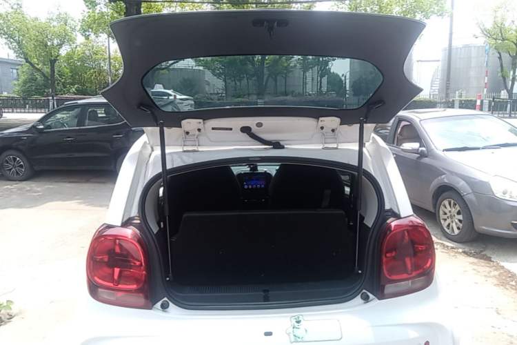 Used Roewe Clever 2022 311km QiQi BoBo Edition Trunk