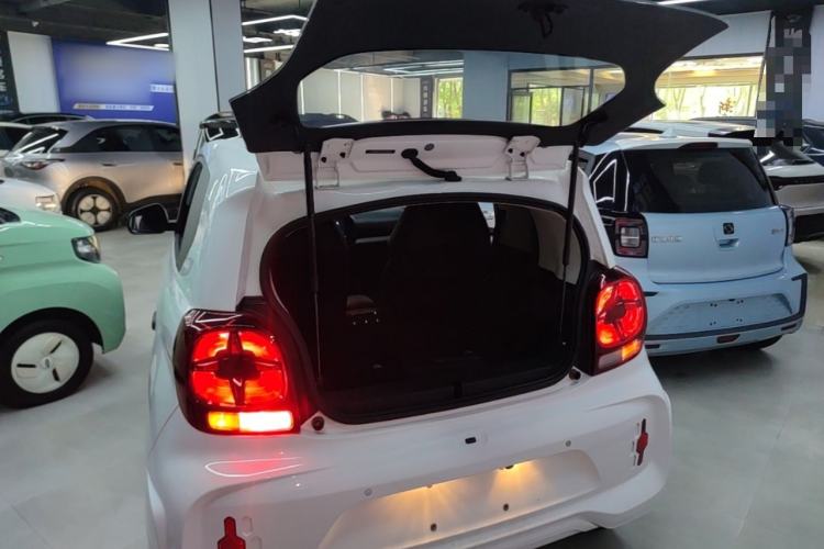 Used Roewe Clever 2022 311km QiQi BoBo Edition Trunk