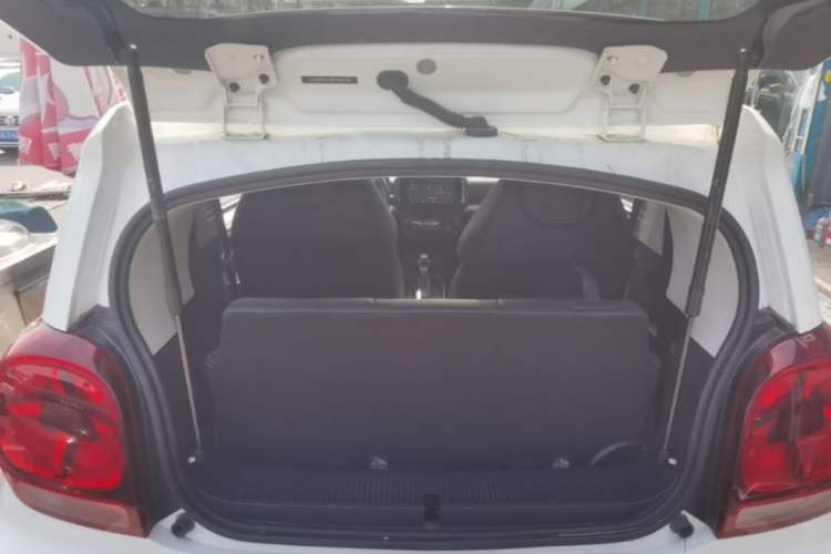 Used Roewe Clever 2022 311km QiQi BoBo Edition Trunk