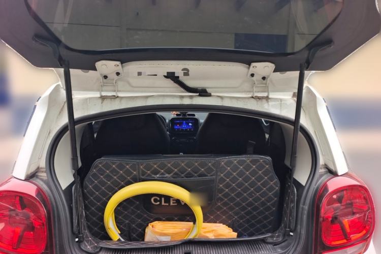 Used Roewe Clever 2022 311km QiQi BoBo Edition Trunk