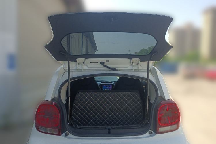 Used Roewe Clever 2022 311km QiQi BoBo Edition Trunk