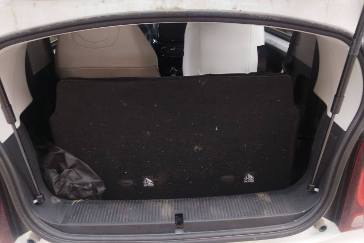 Used Roewe Clever 2022 311km QiQi BoBo Edition Trunk