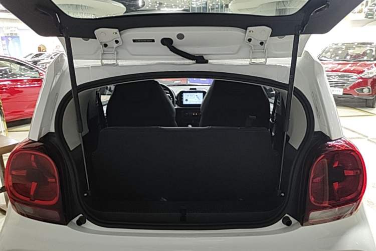 Used Roewe Clever 2022 311km QiQi BoBo Edition Trunk