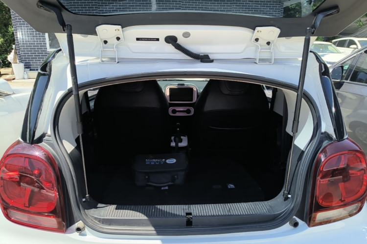 Used Roewe Clever 2022 311km QiQi BoBo Edition Trunk