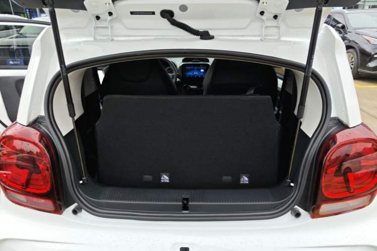Used Roewe Clever 2022 311km QiQi BoBo Edition Trunk