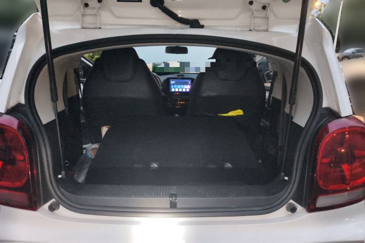 Used Roewe Clever 2022 311km QiQi BoBo Edition Trunk