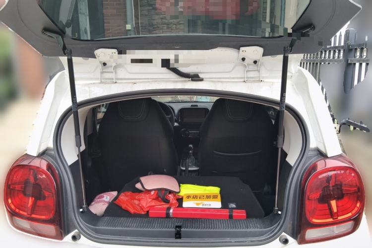 Used Roewe Clever 2022 311km QiQi BoBo Edition Trunk
